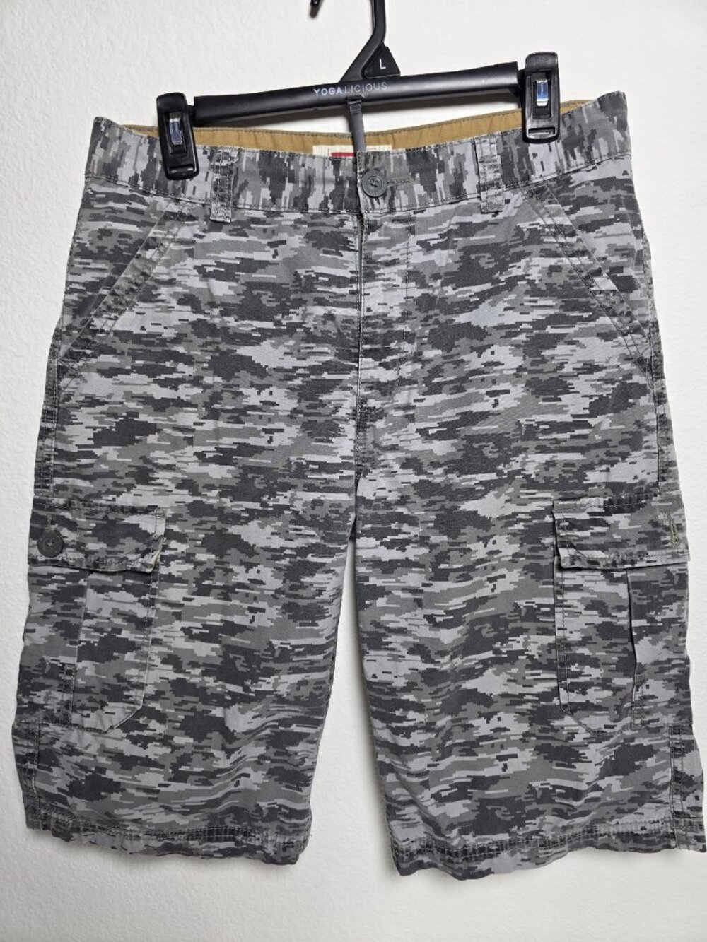 Levi's Boys Relaxed Fit  Camo Cargo Shorts sz 20 Reg